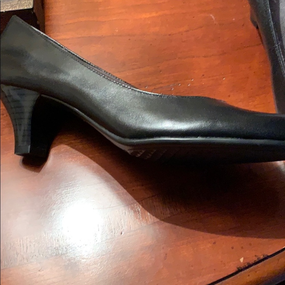 Shoes - Picture 2 of 4